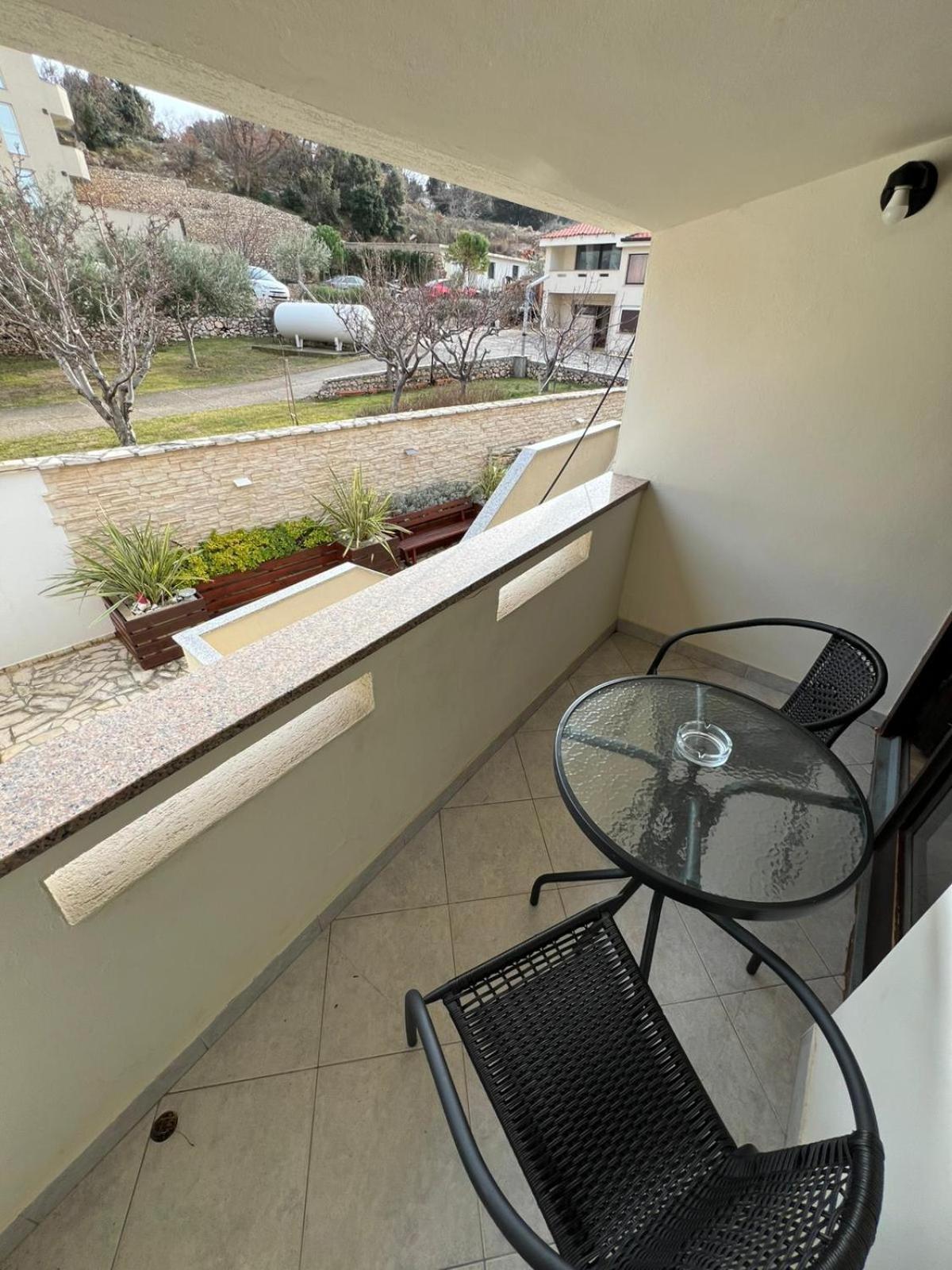 Bellevue Rooms Stara Baška Esterno foto