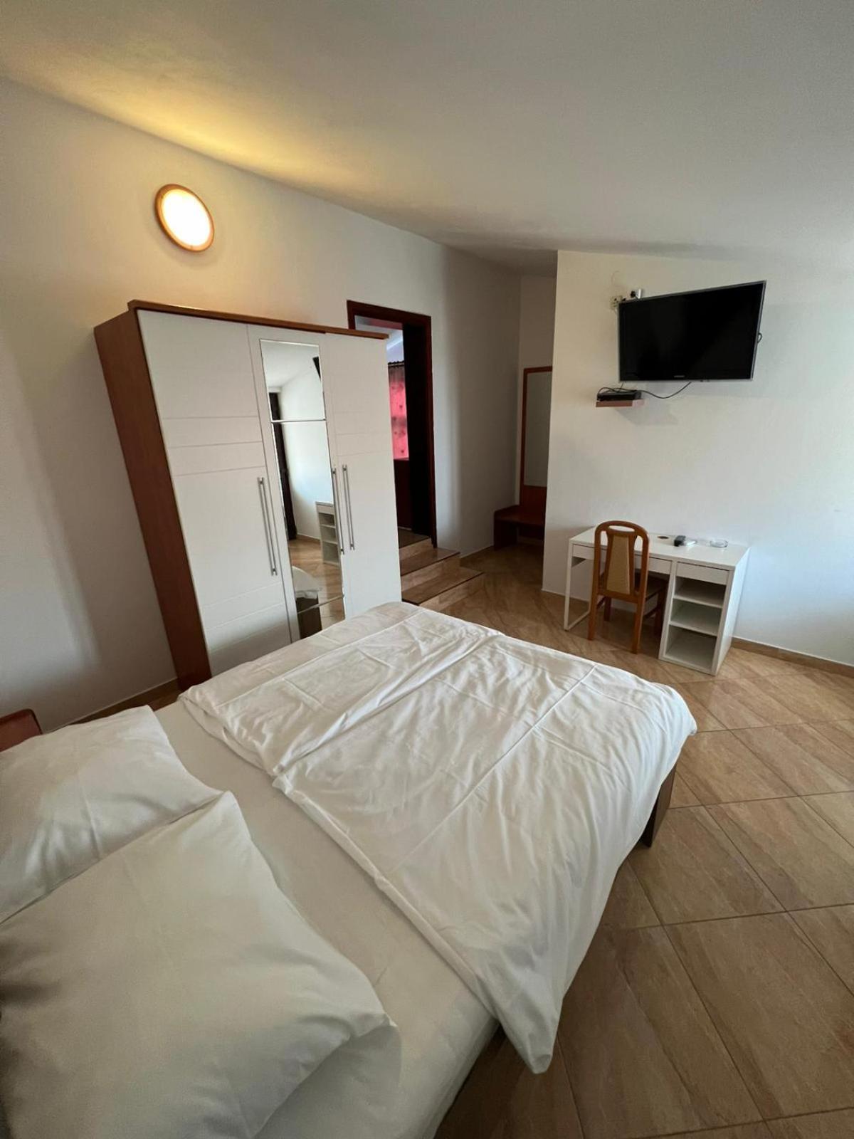 Bellevue Rooms Stara Baška Esterno foto