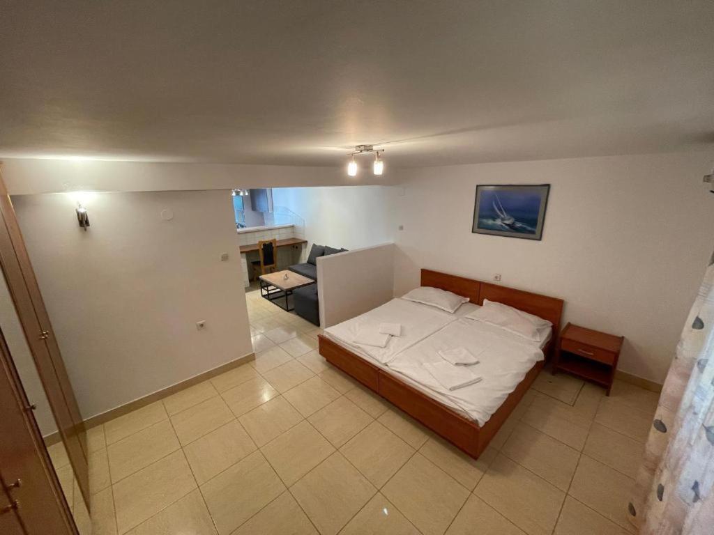 Bellevue Rooms Stara Baška Esterno foto
