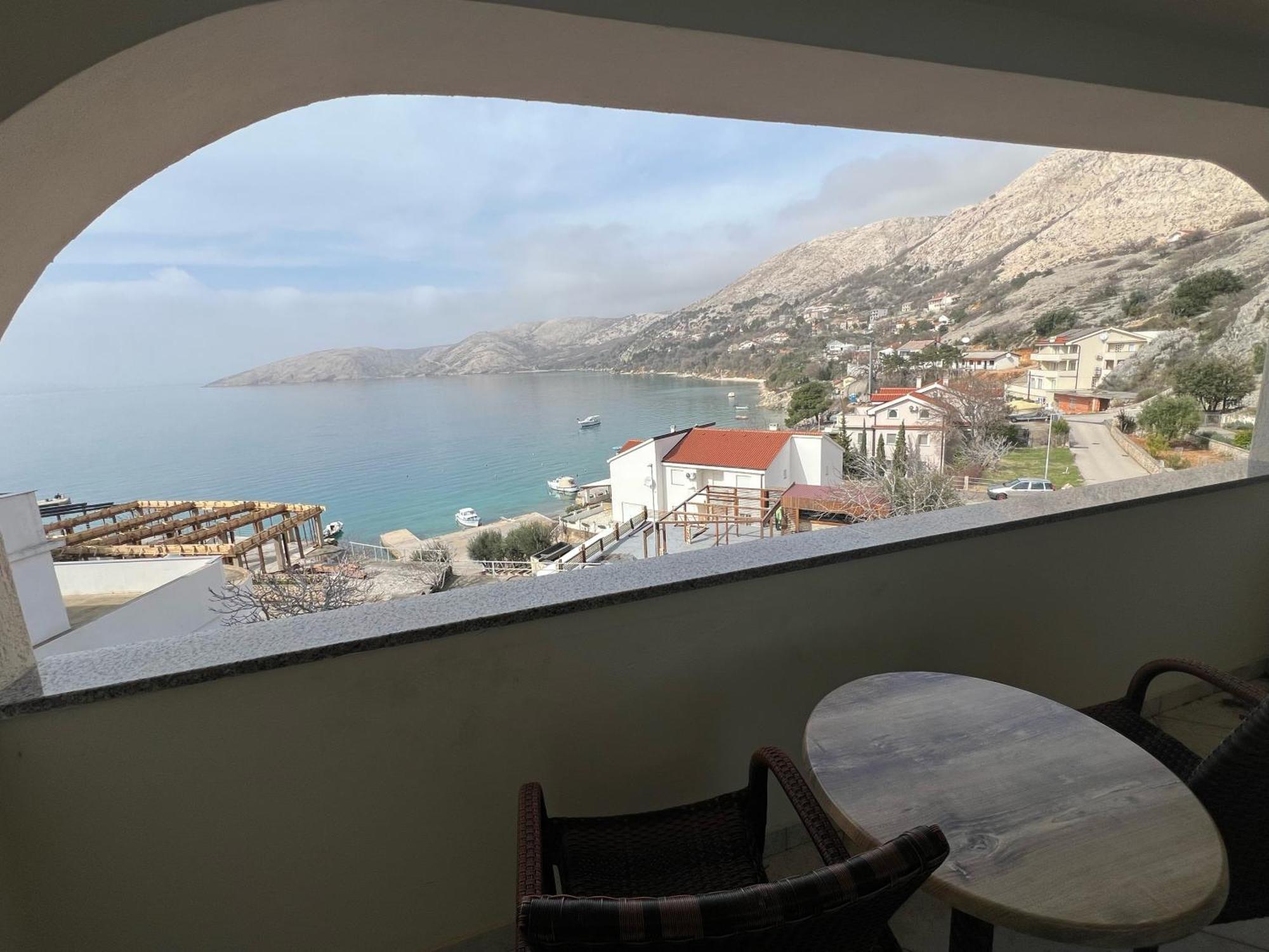 Bellevue Rooms Stara Baška Esterno foto